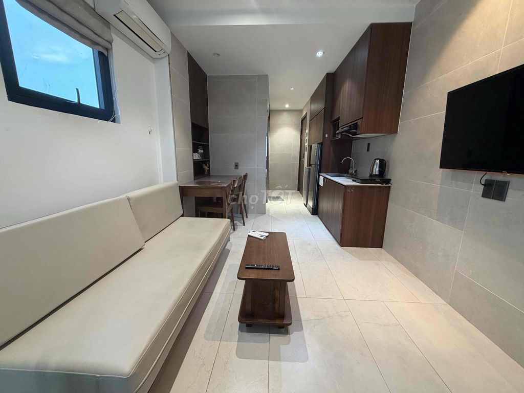 The new service apartment is 100%, the Home of Seven, near Tân Định Church.