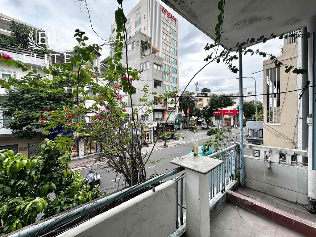 Super Large balcony - full interior - new home 100% - priority In hip