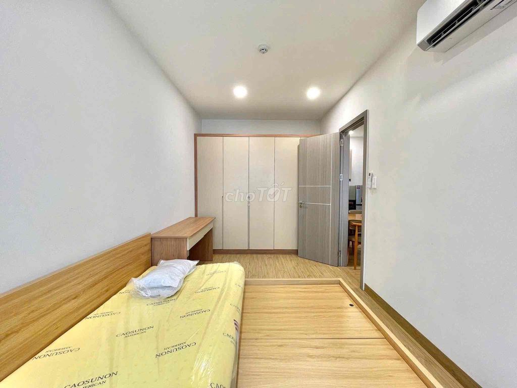 A new balcony bedroom.