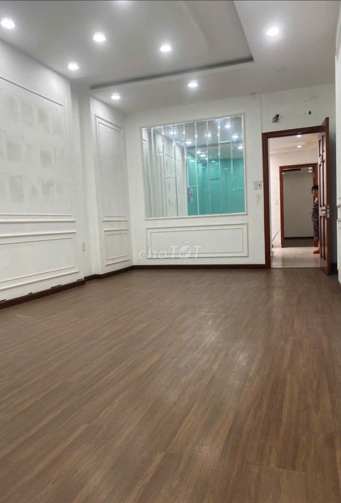 Trần Hưng Đạo Front House 2D, area 4 m x 20 meters, 1 ground 3 floors