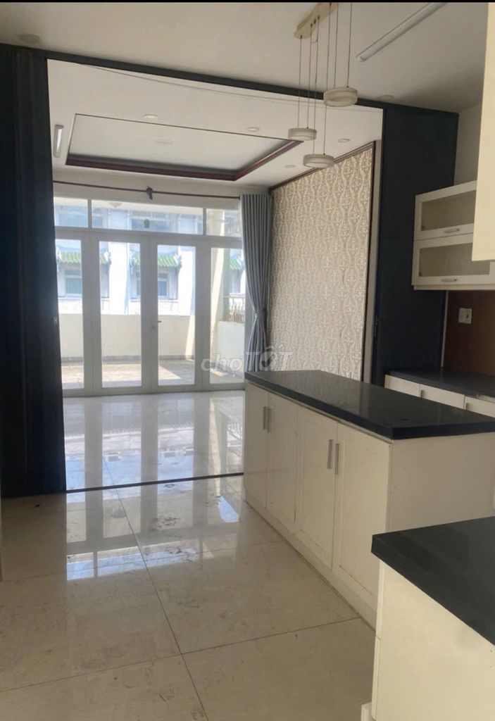Trần Hưng Đạo Front House 2D, area 4 m x 20 meters, 1 ground 3 floors