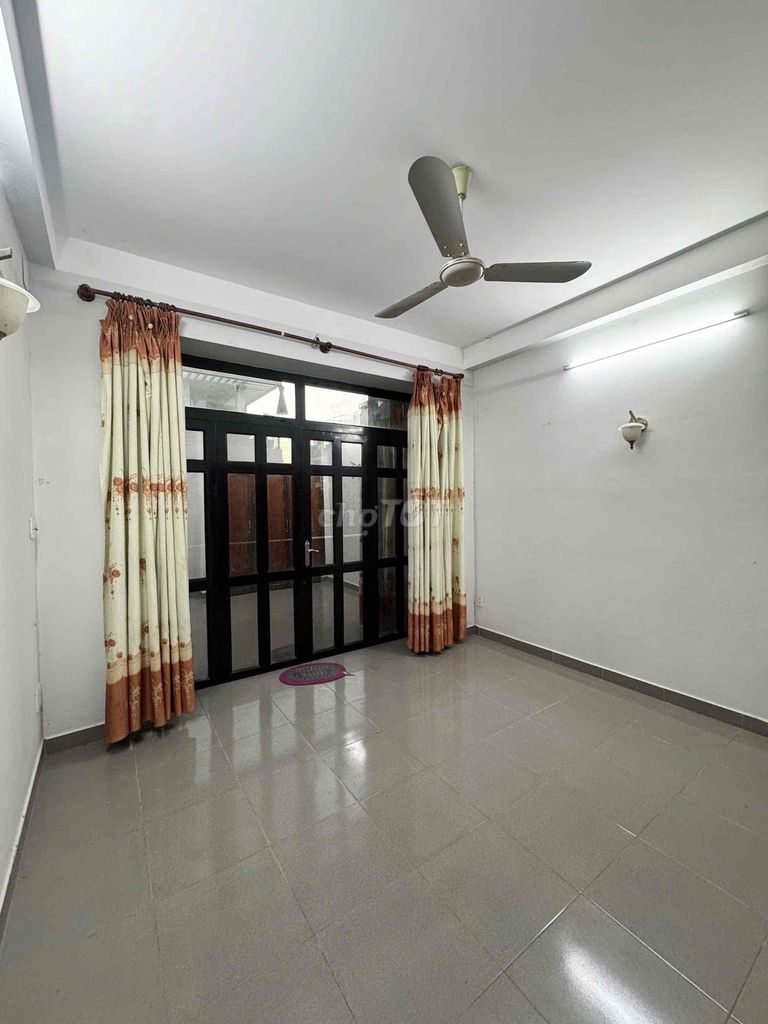 Room Lê Đức Thọ, AKA, Gò Vấp