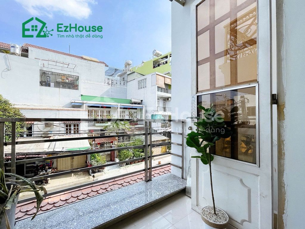 Tân Phú floor balcony - 100 percent new interior close to huit.