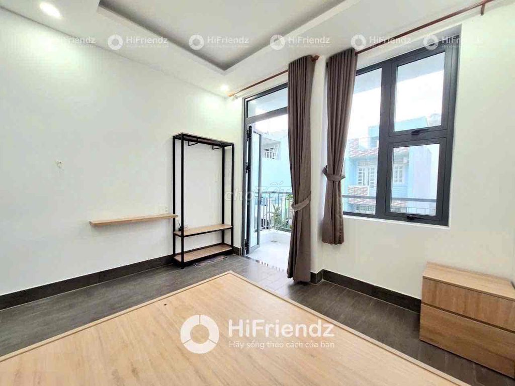 Rent room in the west bus station.