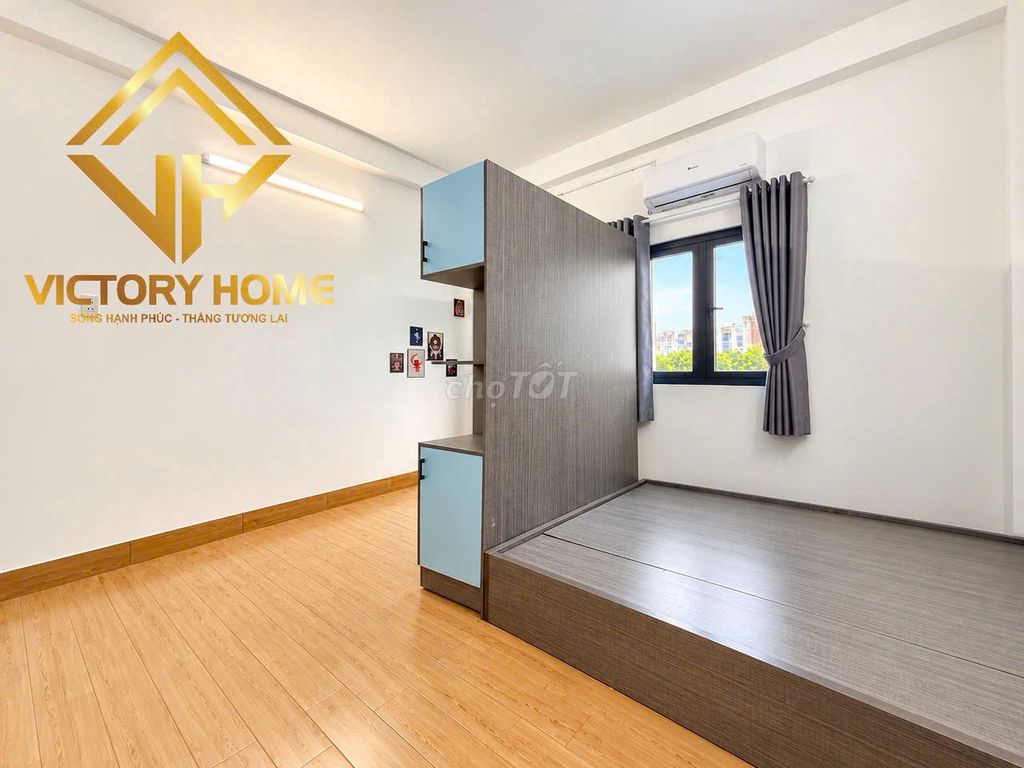 The new room-the elevator- Full interior near Lang University.