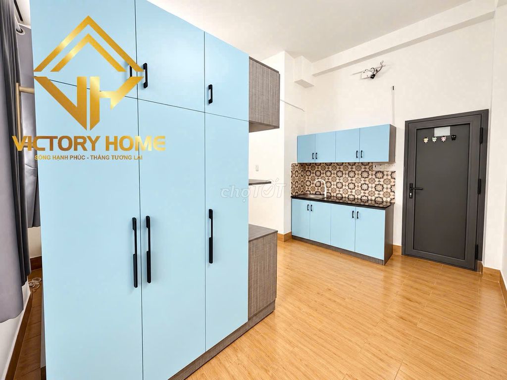The new room-the elevator- Full interior near Lang University.