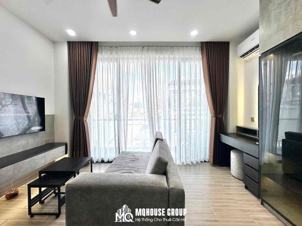 Opens the new full interior apartment 100% balcony, windows right here in Zen