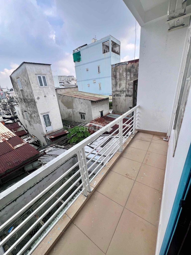 Two-room super, new apartment, four-price district.