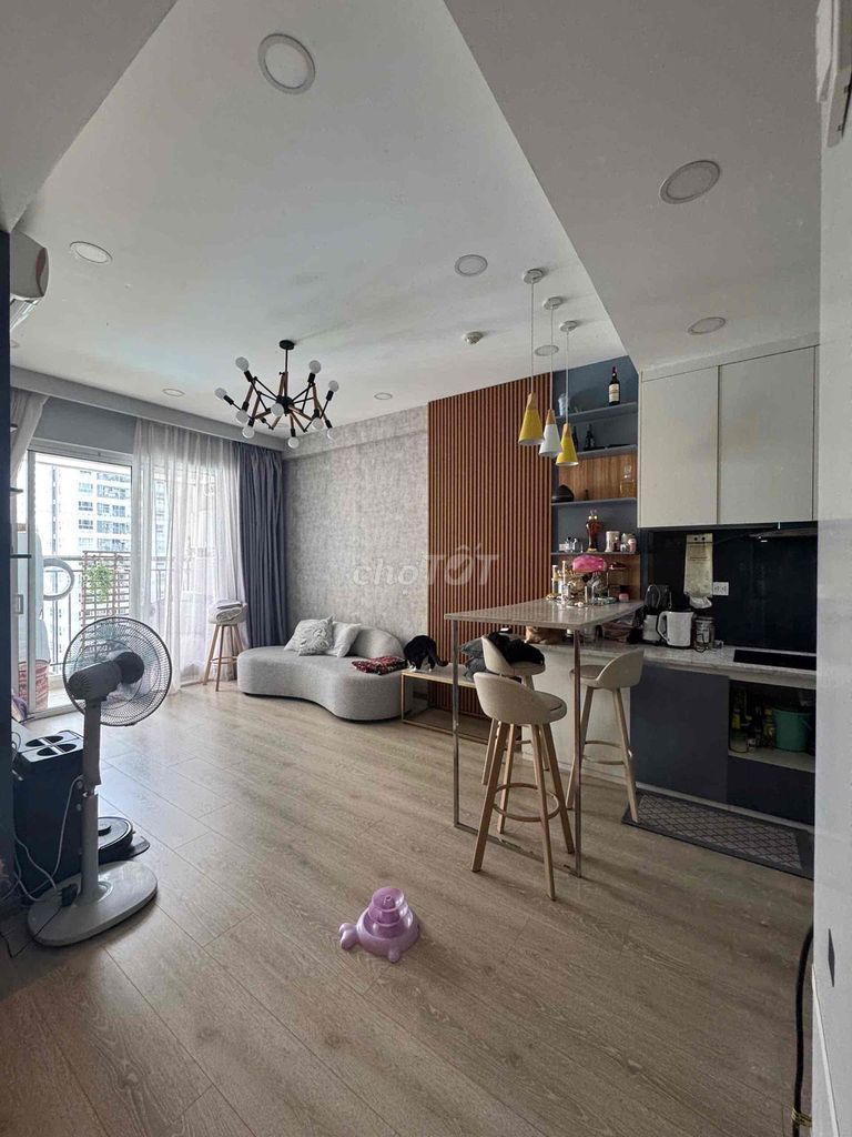 Rent two bedrooms, two toilets, right here in Sunrise Riverside.