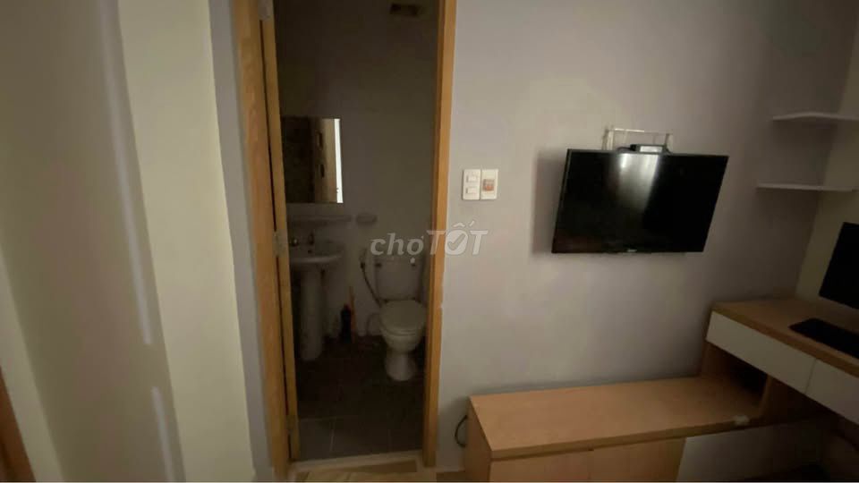 Rent C/c at Saigon Pearl, Nguyễn Hữu Cảnh-1-0, 2 bedrooms at 17 million a month.