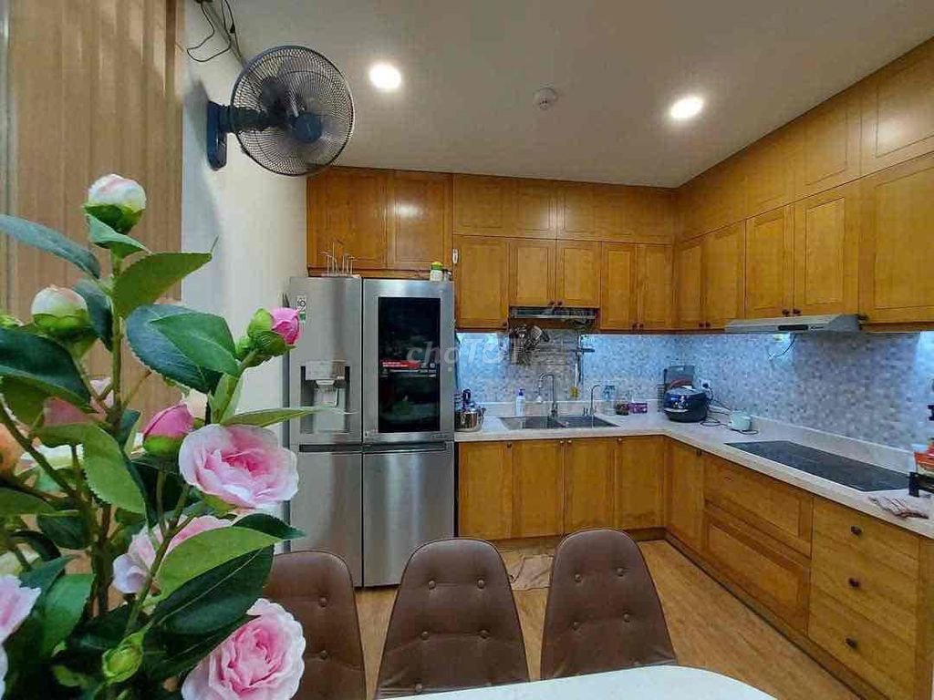 Golden Mansion building. Two bedrooms, two toilets. 119 Phổ Quang. near sb tsn