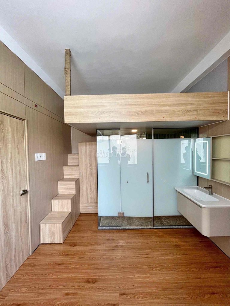 Sell the bank money - 8 rooms for rent