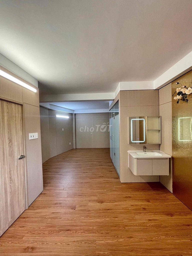 Sell the bank money - 8 rooms for rent