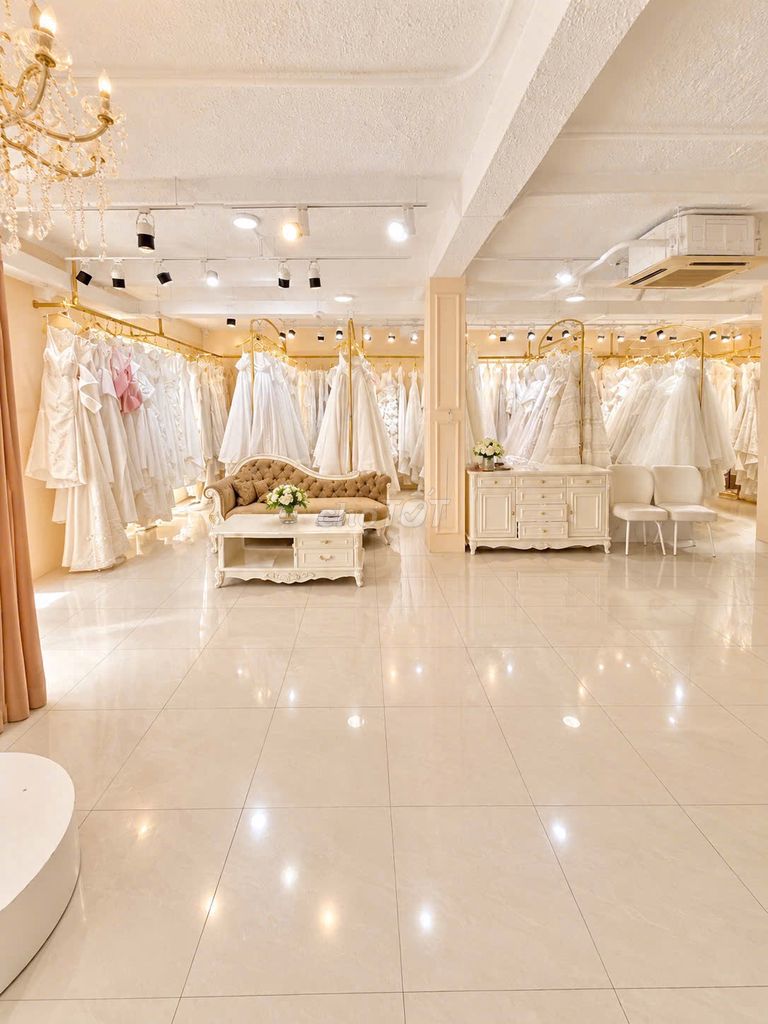 Rent 161 A Phan Đăng Lưu 10 x 18 meters, 6th floor, elevator