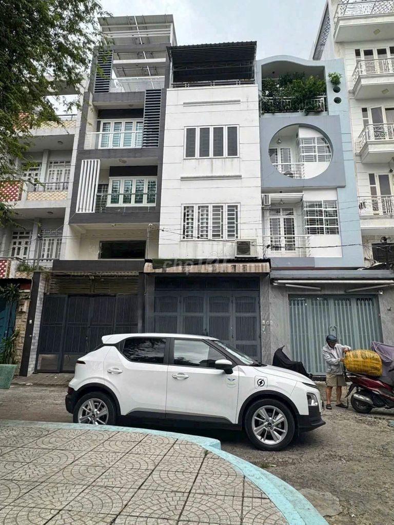 The whole building rents 416/43 B Lạc Long Quân area: 4x18 m, 4 stories.hhmg