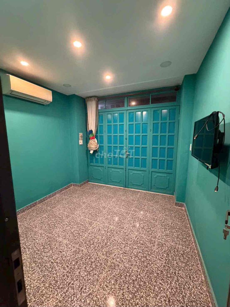 Rent a cash house Bà Huyện Thanh Quan-3th district.