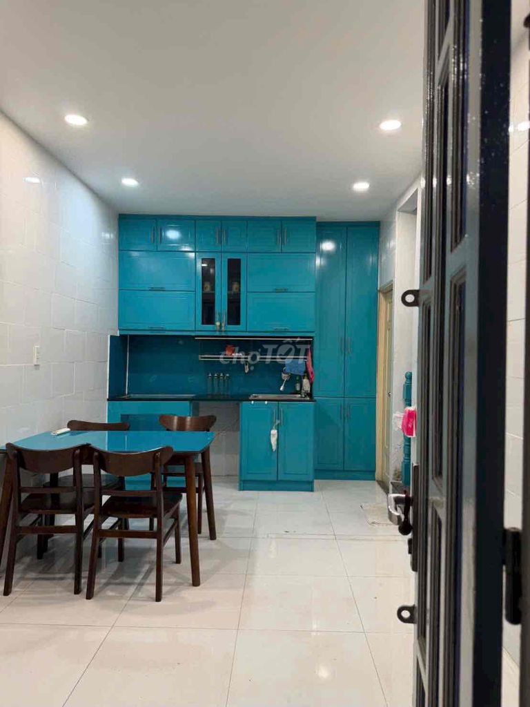 Rent a cash house Bà Huyện Thanh Quan-3th district.
