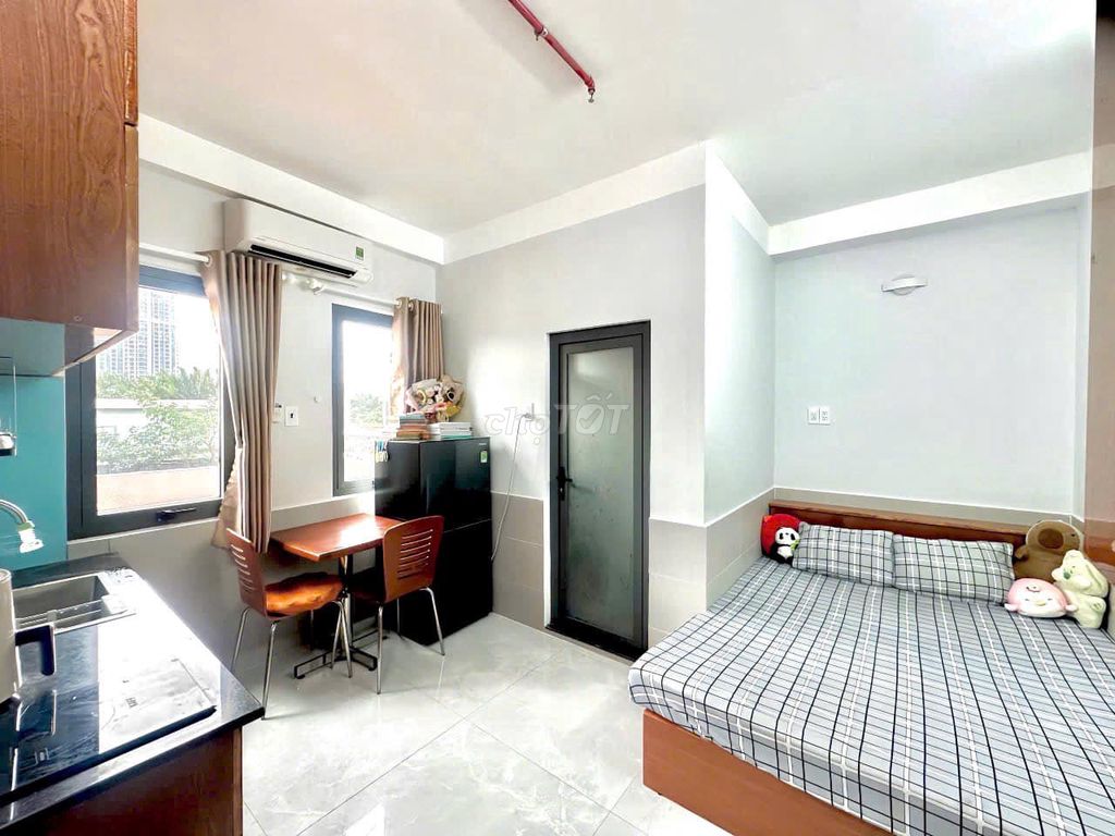 The room is clear, and it's fully comfortable near the coopmart Huỳnh Tấn Phát district 7