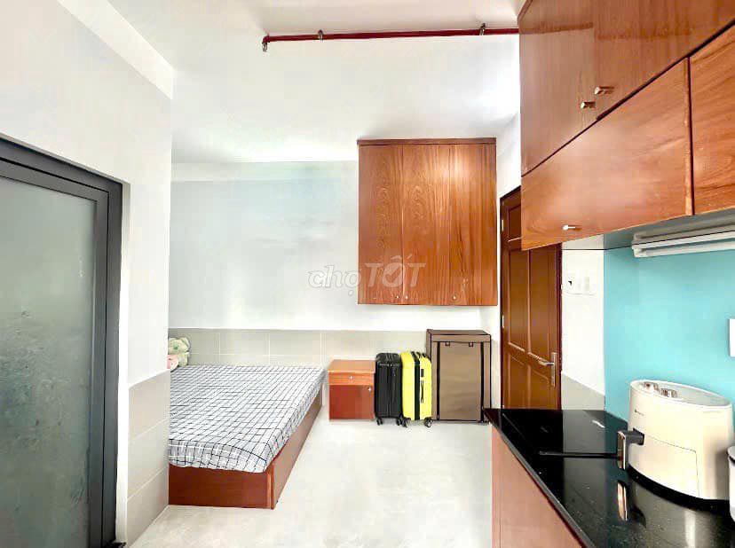 The room is clear, and it's fully comfortable near the coopmart Huỳnh Tấn Phát district 7