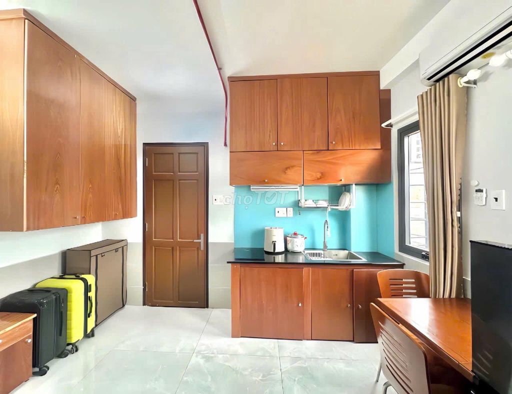 The room is clear, and it's fully comfortable near the coopmart Huỳnh Tấn Phát district 7