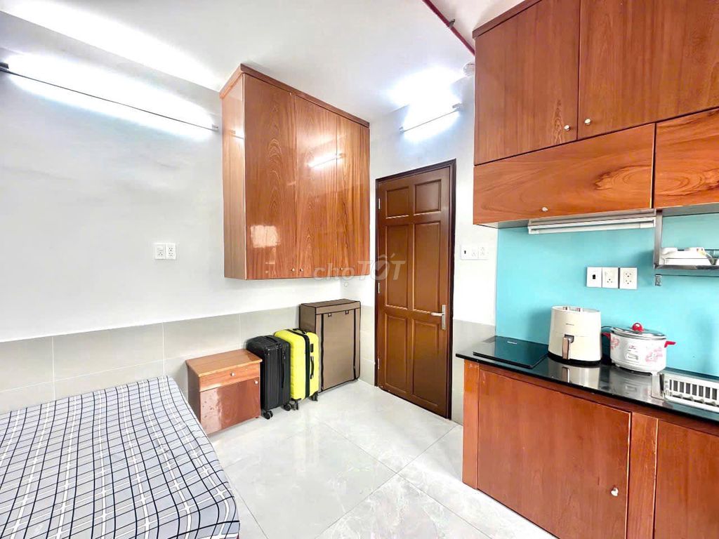 The room is clear, and it's fully comfortable near the coopmart Huỳnh Tấn Phát district 7