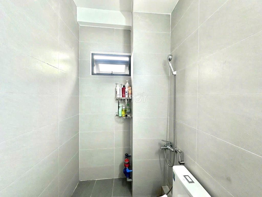 The room is clear, and it's fully comfortable near the coopmart Huỳnh Tấn Phát district 7