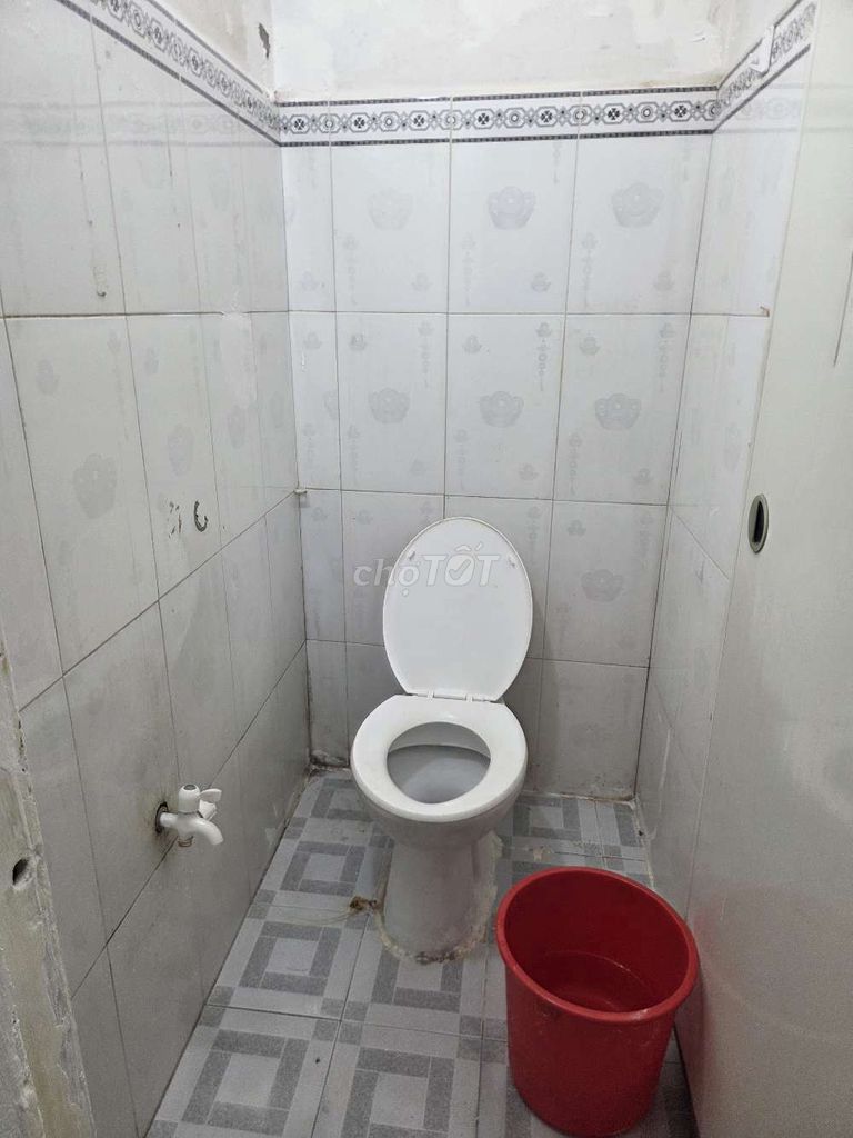 Room for Rent van three, District 7