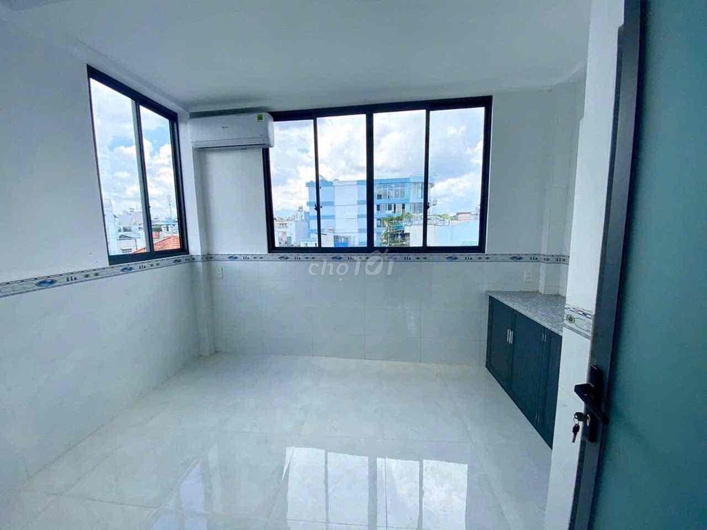 Get out of here! The Great Window Room Full Seven is Nguyễn Văn Đậu!