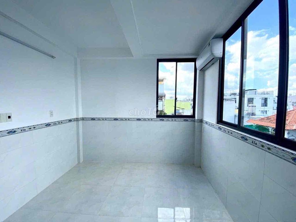 Get out of here! The Great Window Room Full Seven is Nguyễn Văn Đậu!