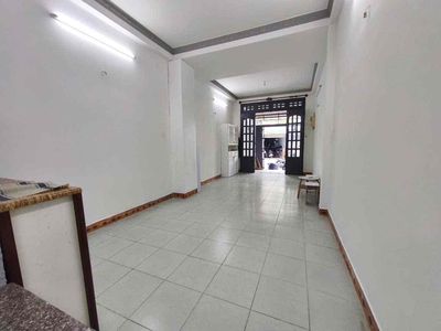 It's the owner of the house of Bùi Quang Là-712 Gò Vấp 5 bedroom 3 toilets 16 million refrigerators