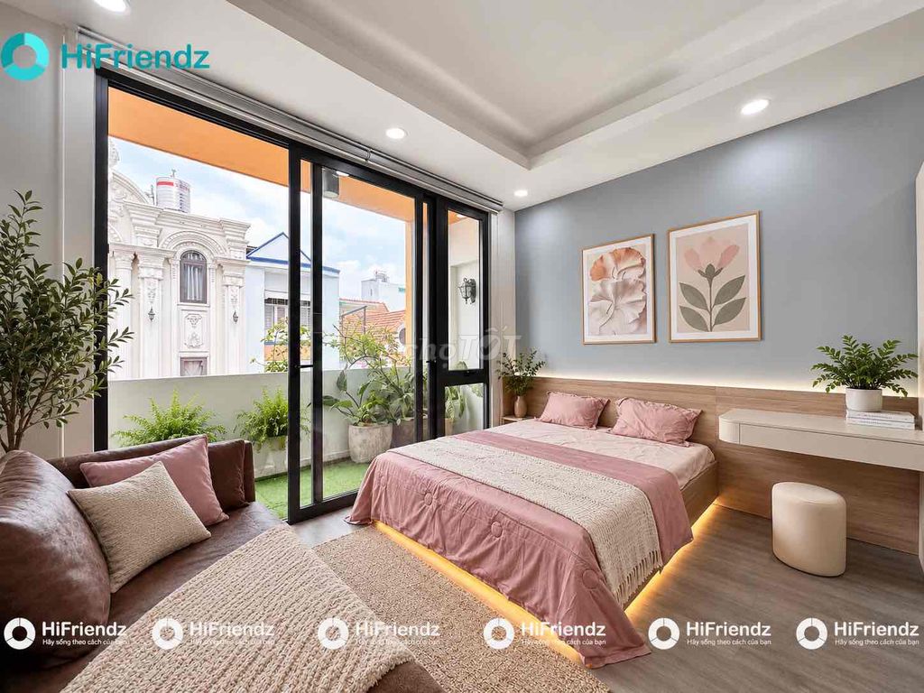 It was the owner who rented the apartment. A nice bedroom near lotte mart's market.