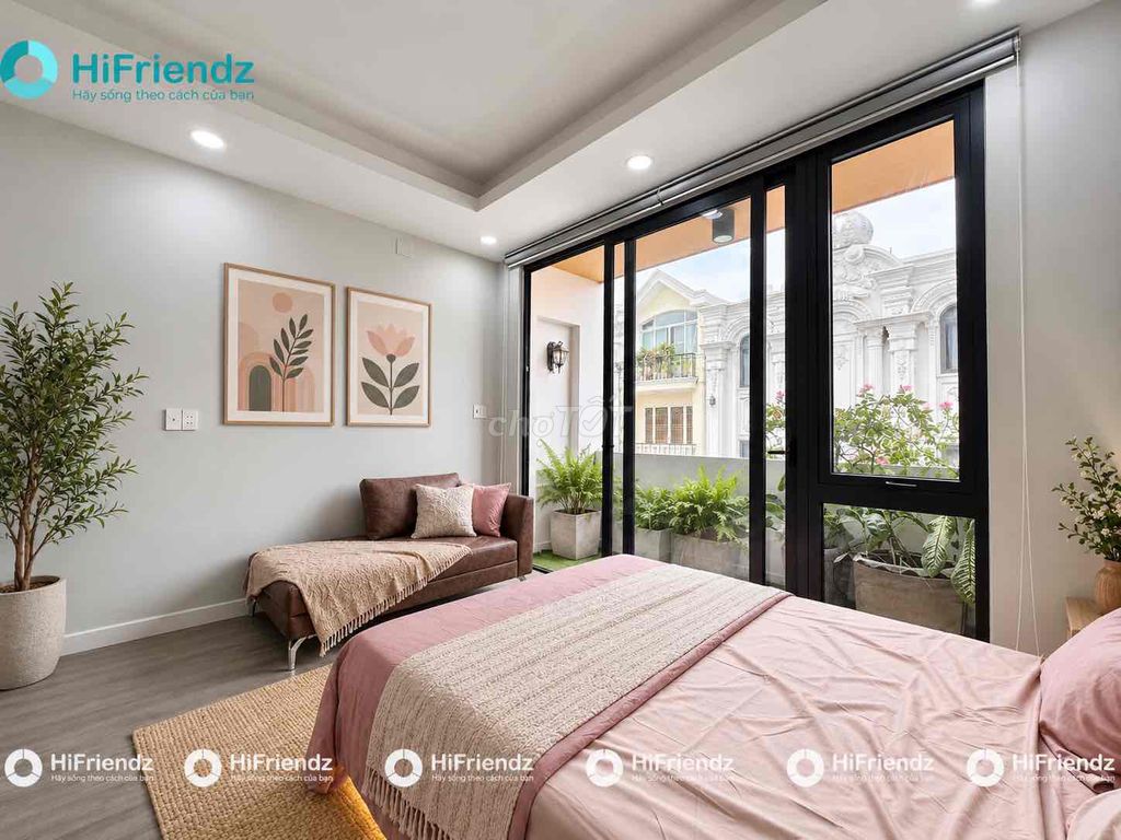 It was the owner who rented the apartment. A nice bedroom near lotte mart's market.