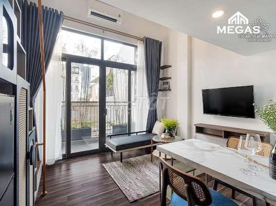It's the owner who rents a high-level apartment full of furniture right here in Nguyễn Ảnh Thủ.