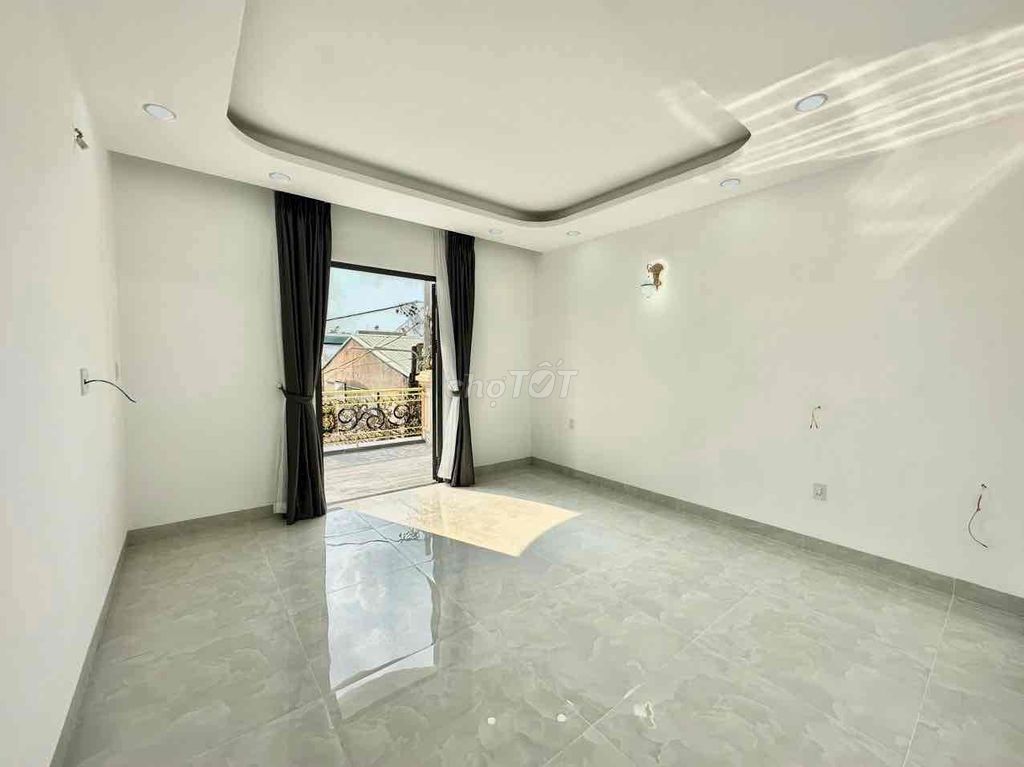 Rent a nice new house, Bình Tân District Fields.