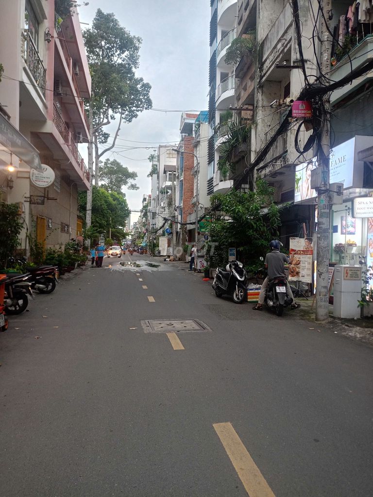 Rent a three-city residence, DHS 4 district 3 area: 3 x11 meters 5 floors 25 million