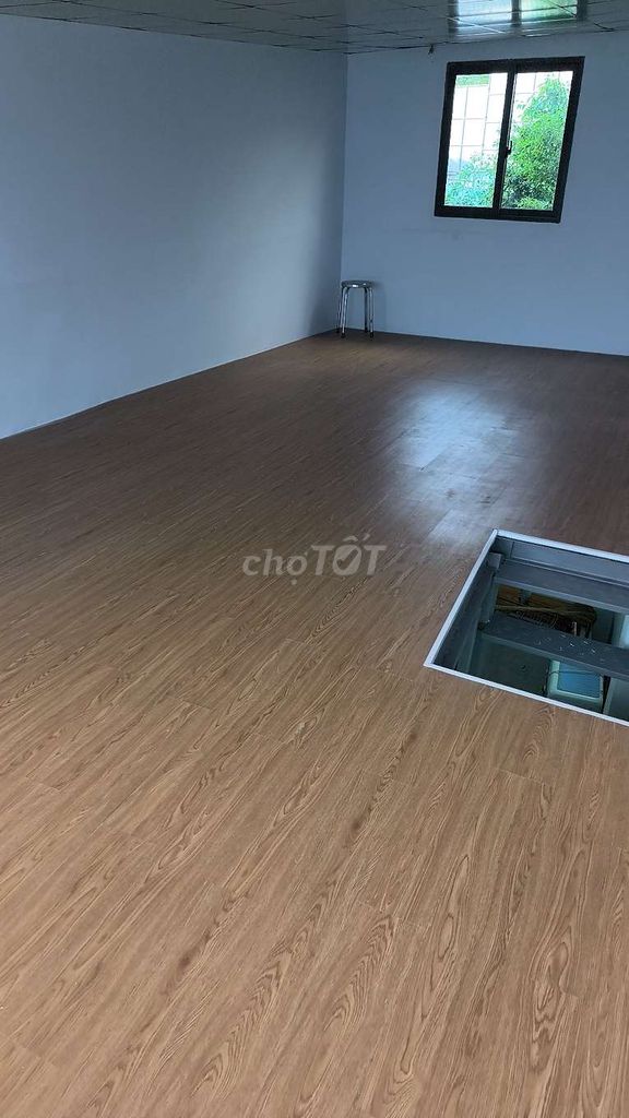 renting out his own house