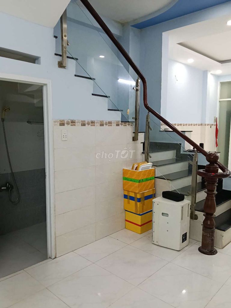 Rent house has an interior of 373/Plainsbove.
