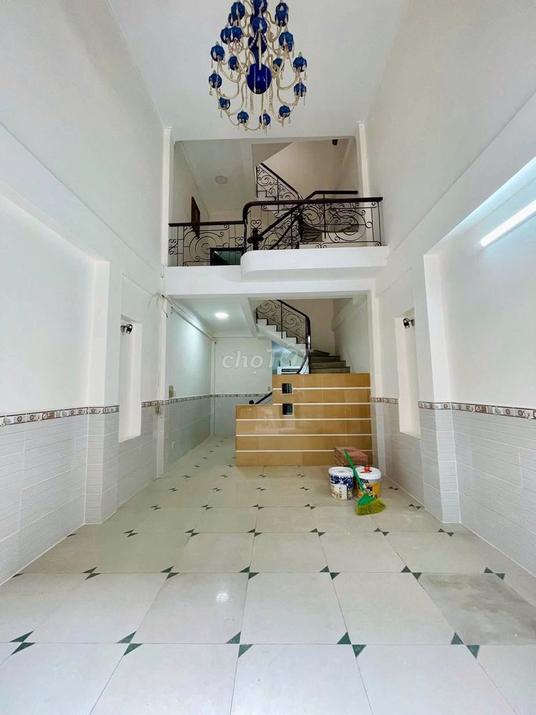 The whole building is 40/3 Lữ Gia Shields of the 10th. Security zone...hhmg