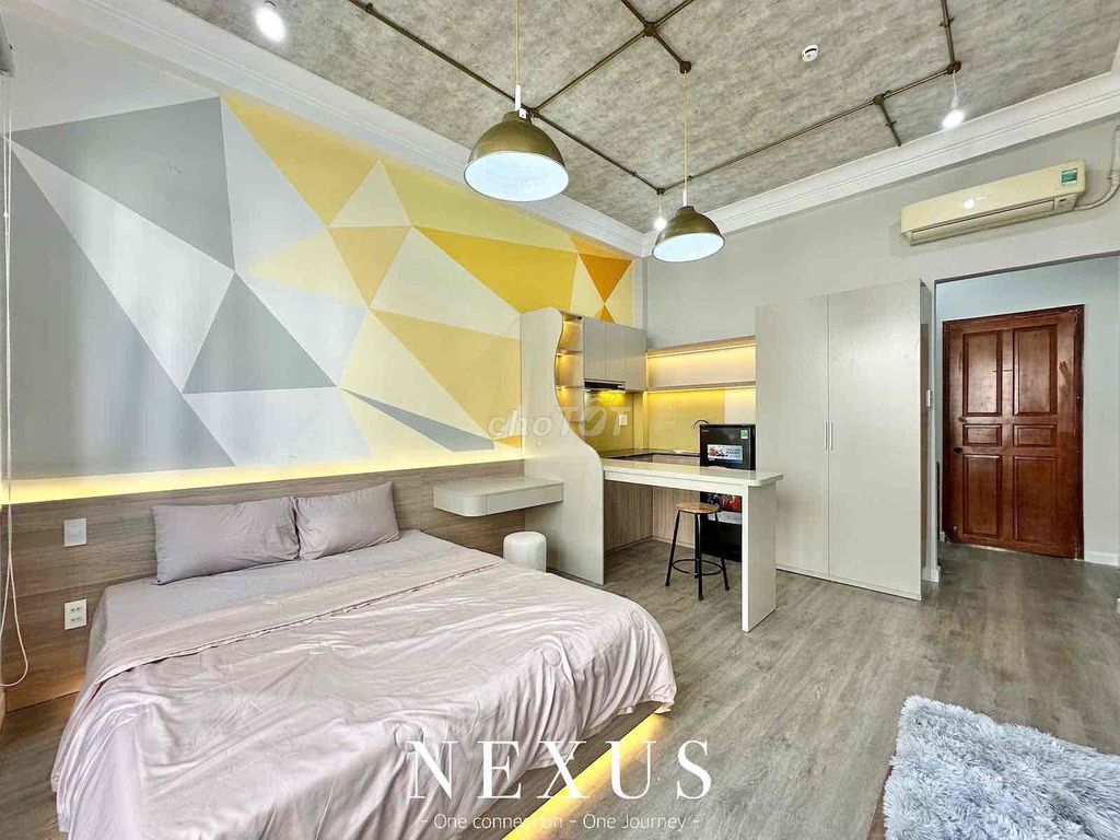 Open the balcony studio full free car service