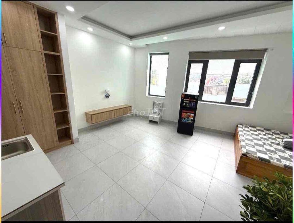 Studio Large Listing Engine Room Full cabinet