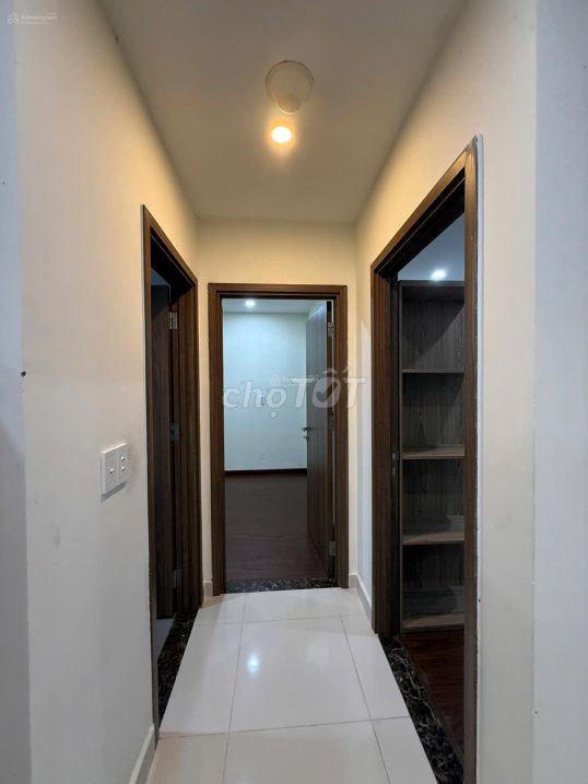 Rent the Goldora Plaza two bedrooms, 10 million vnds, 58 meters, full gear.