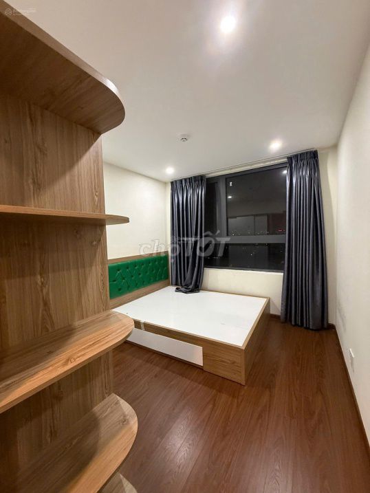 Rent the Goldora Plaza two bedrooms, 10 million vnds, 58 meters, full gear.