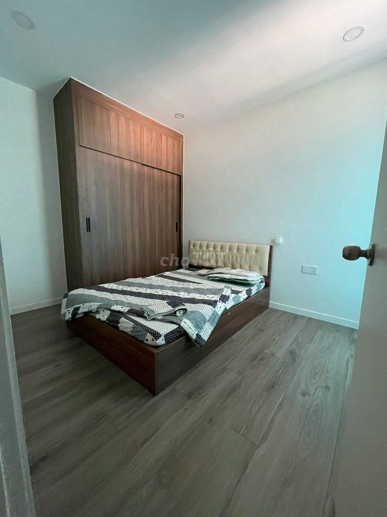 We need to rent Central Premium, 70 meters, 2 bedrooms, 2 toilets. 14 million.
