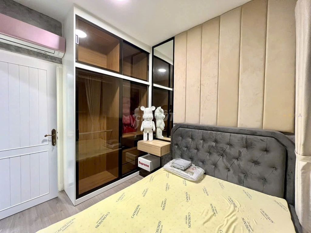 The Splendor apartment. Nguyễn Văn Dung. Gò Vấp. The area is 90 meters two, three bedrooms. Full interior.13 million