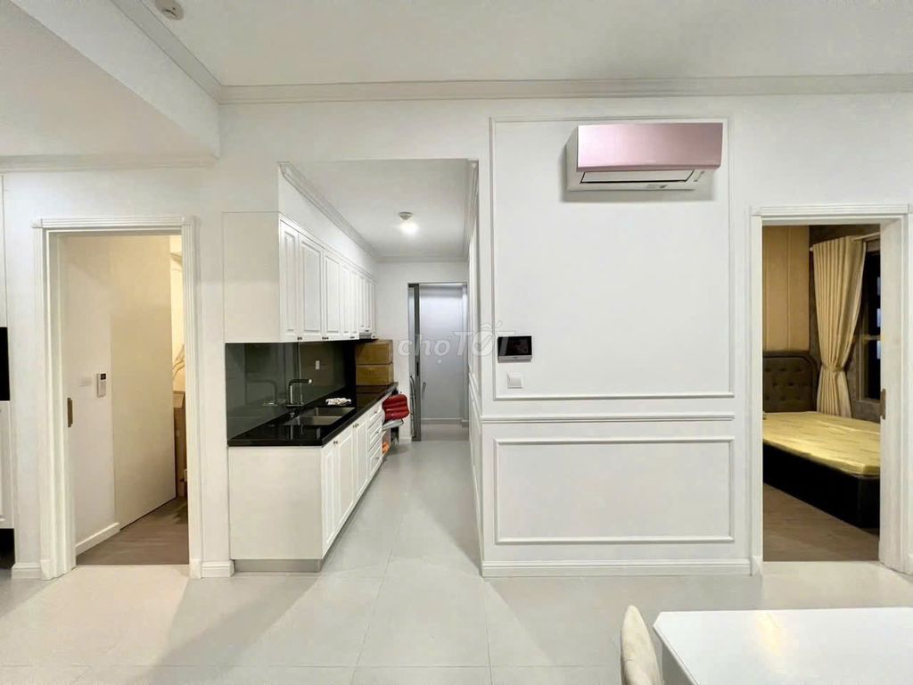 The Splendor apartment. Nguyễn Văn Dung. Gò Vấp. The area is 90 meters two, three bedrooms. Full interior.13 million