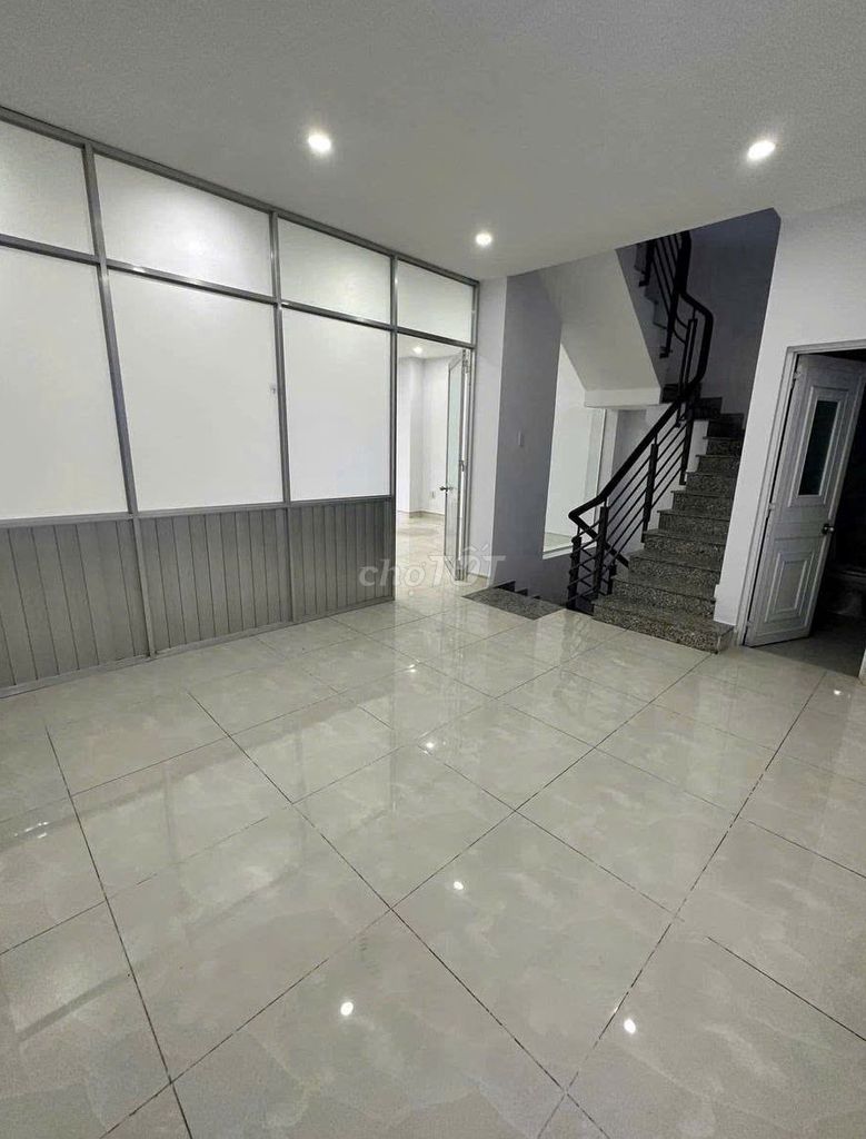 Need to rent a single house. 91 m A.Q.0000. 15 Q.Phú Nhuận