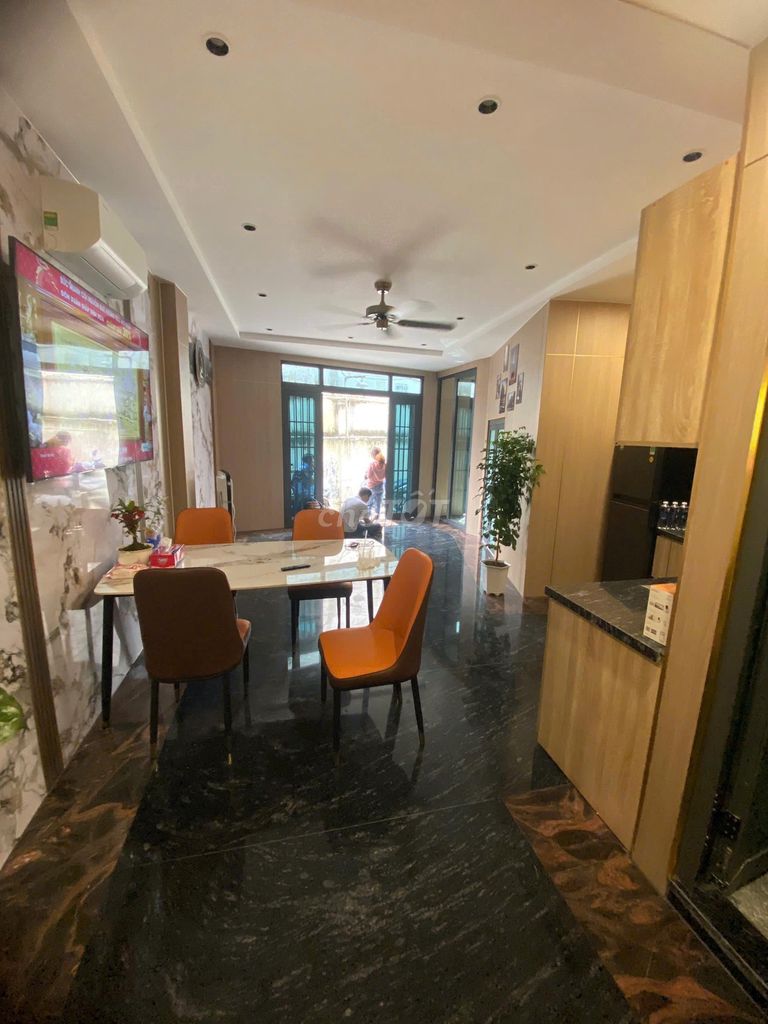 Renting 648/9 cmt8, District 3 – 8 rooms, 5 stories, 45 million