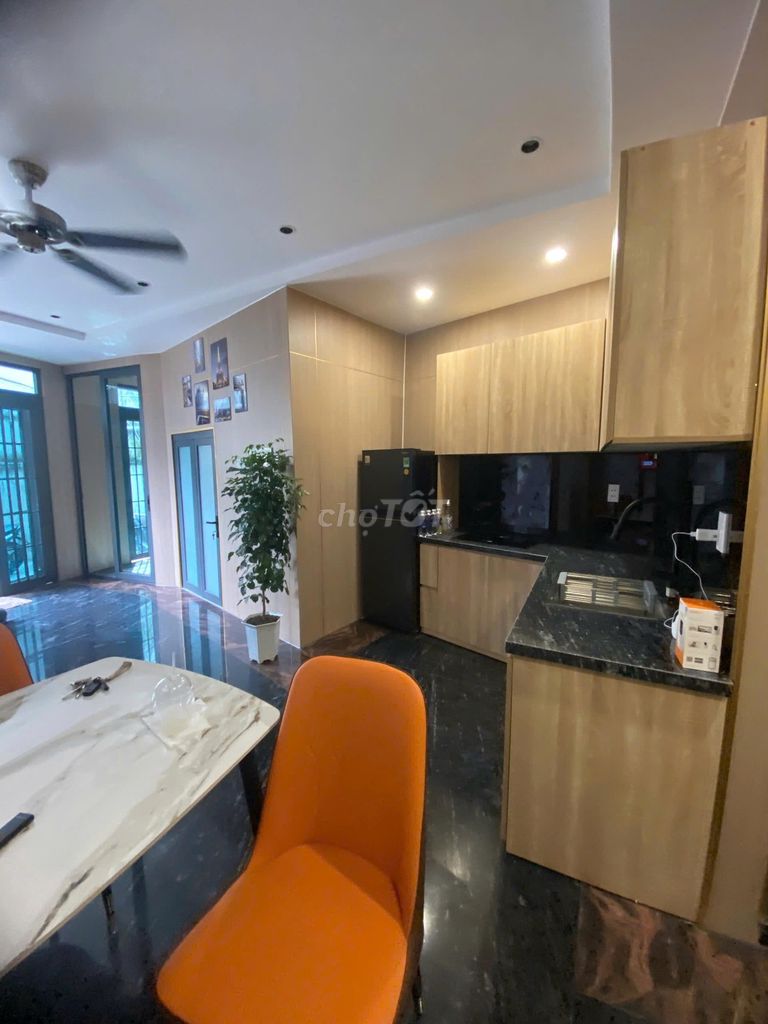 Renting 648/9 cmt8, District 3 – 8 rooms, 5 stories, 45 million