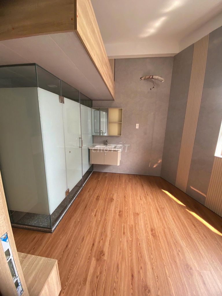 Renting 648/9 cmt8, District 3 – 8 rooms, 5 stories, 45 million