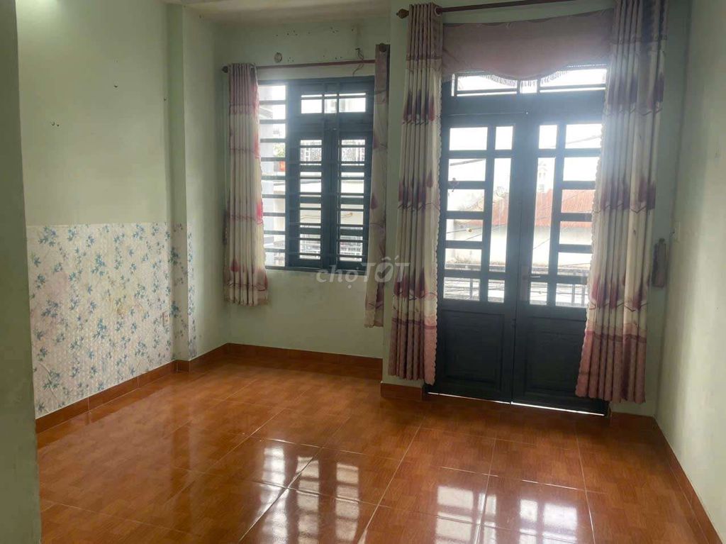 Rent a house in a long house.